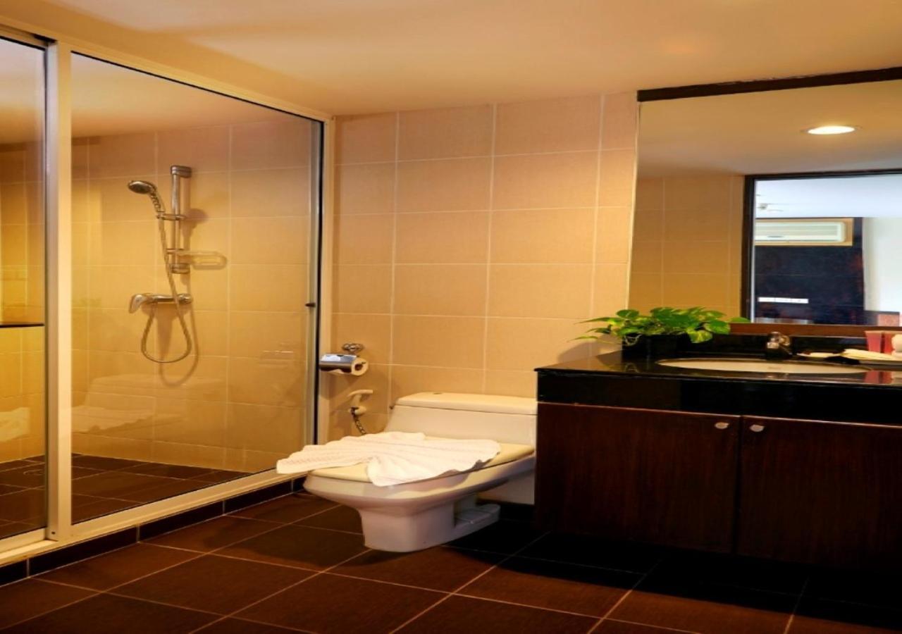 S.M. Grande Residence Bangkok Esterno foto