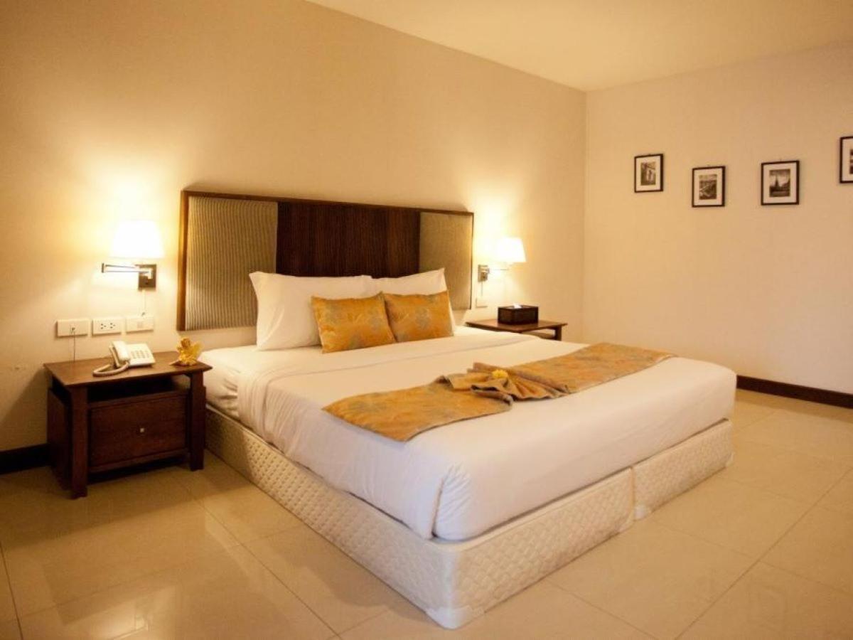 S.M. Grande Residence Bangkok Esterno foto
